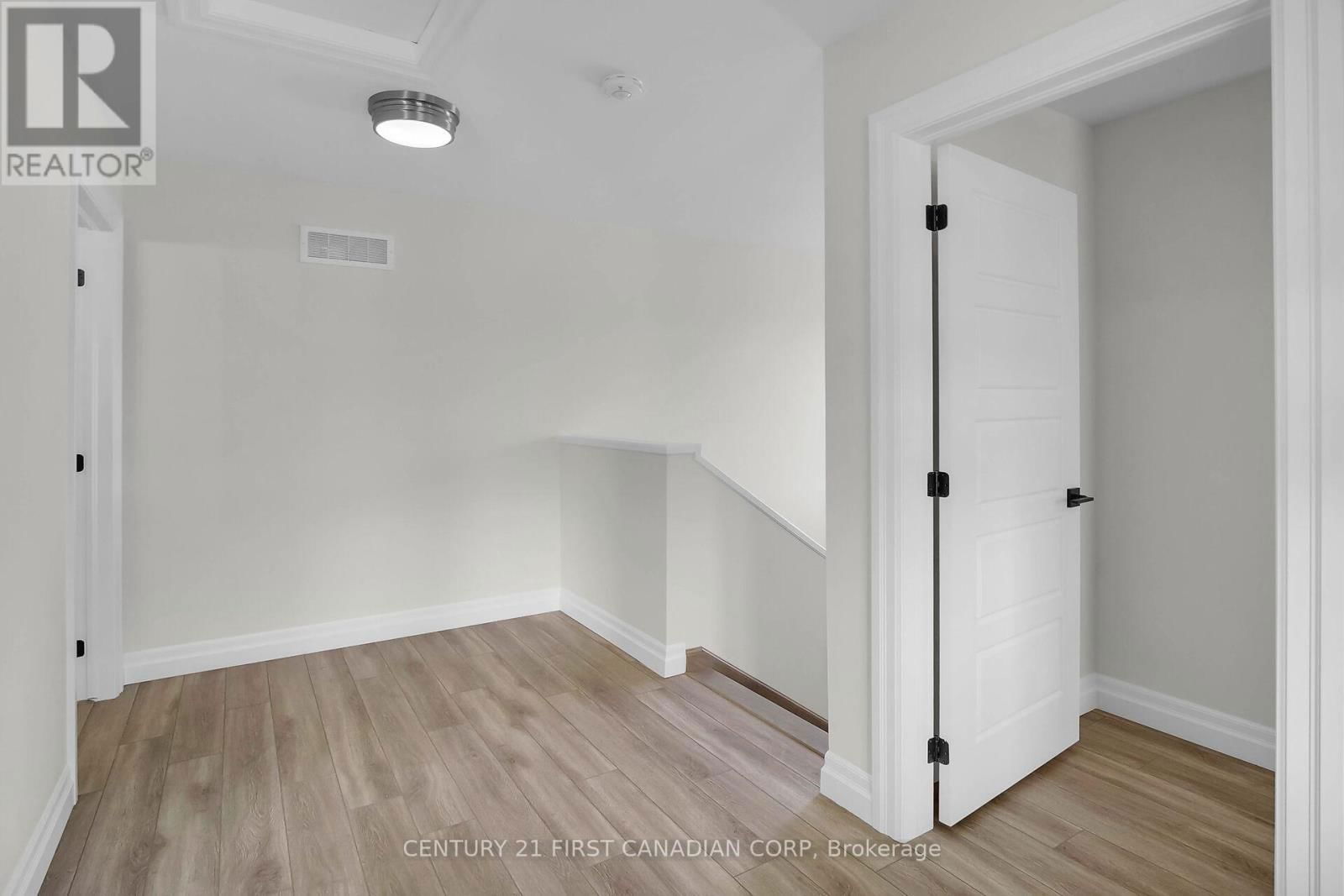 403 BREAKWATER BOULEVARD Image 22
