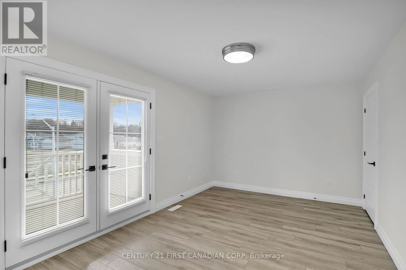 403 BREAKWATER BOULEVARD Image 24