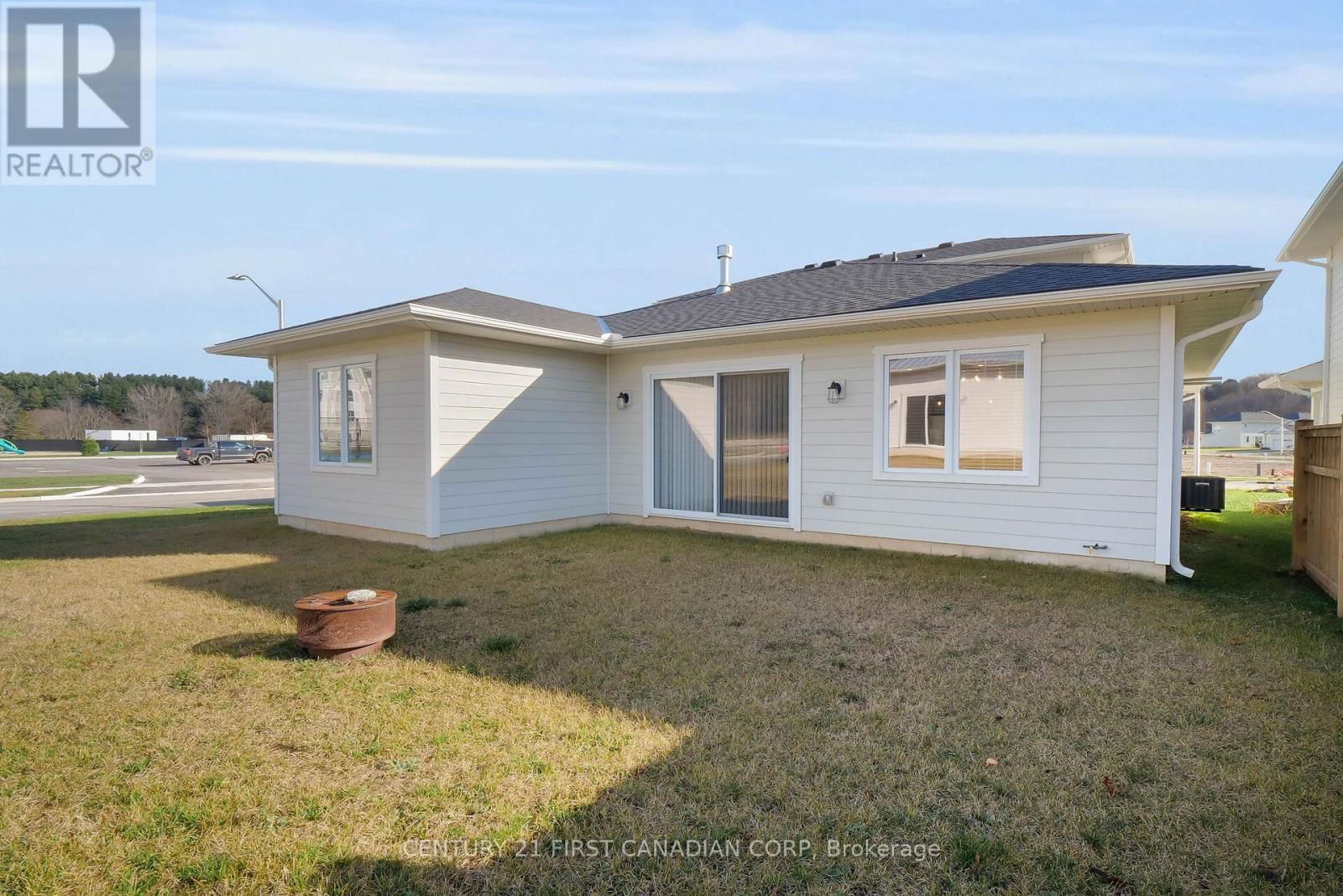 403 BREAKWATER BOULEVARD Image 30