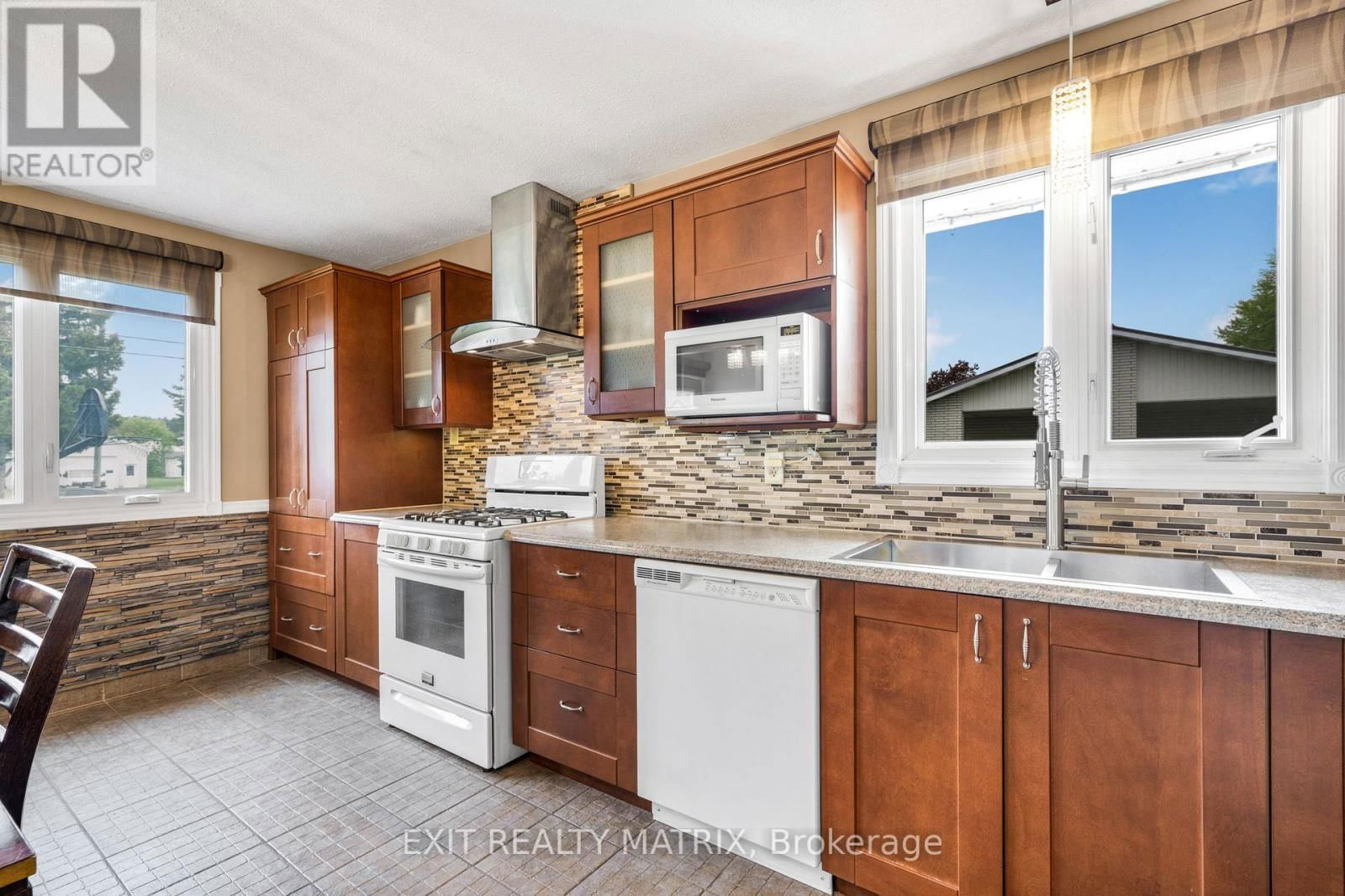 139 OTTAWA STREET Image 11