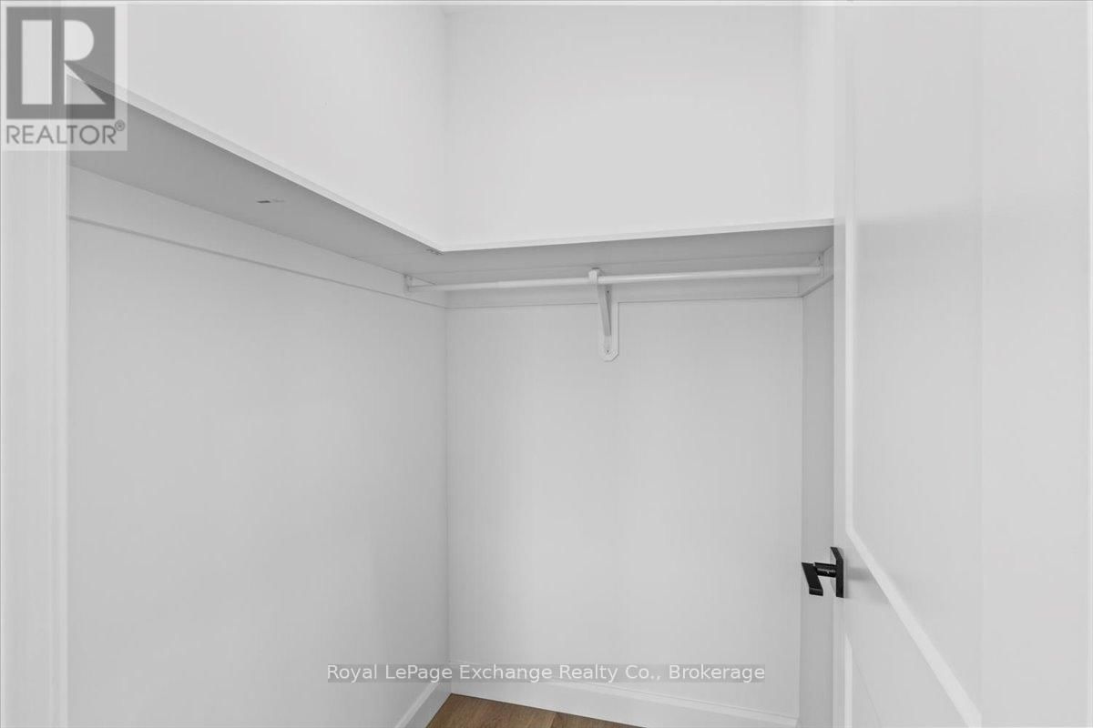 50 - 1071 WATERLOO STREET NORTH Image 15