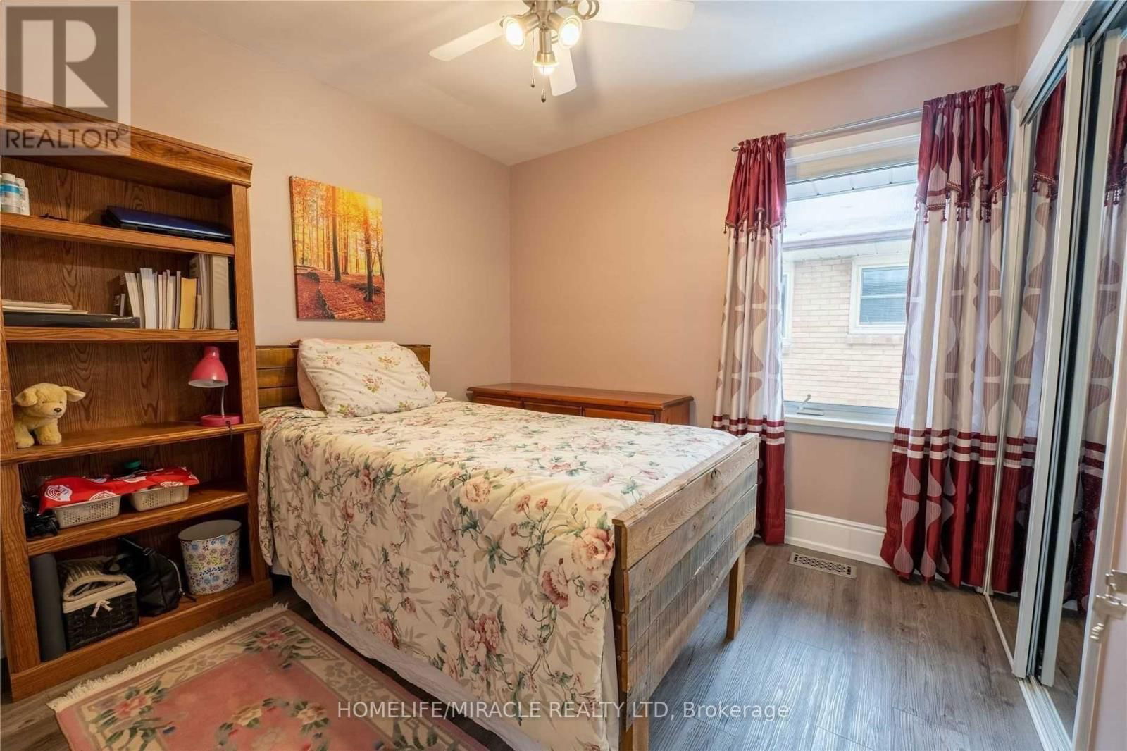 606 ROSS STREET Image 11