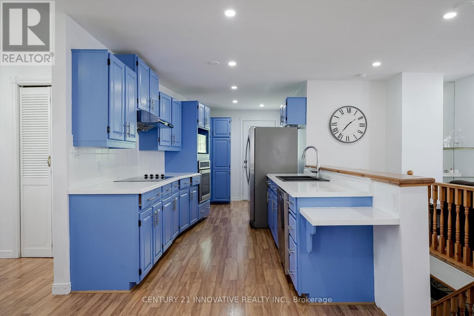 52 MAIN STREET Image 9