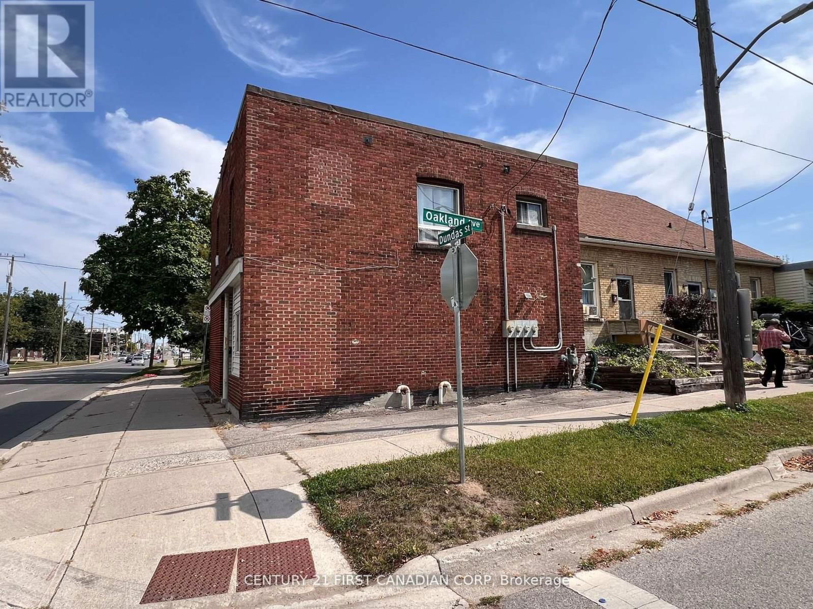 1267 DUNDAS STREET Image 6