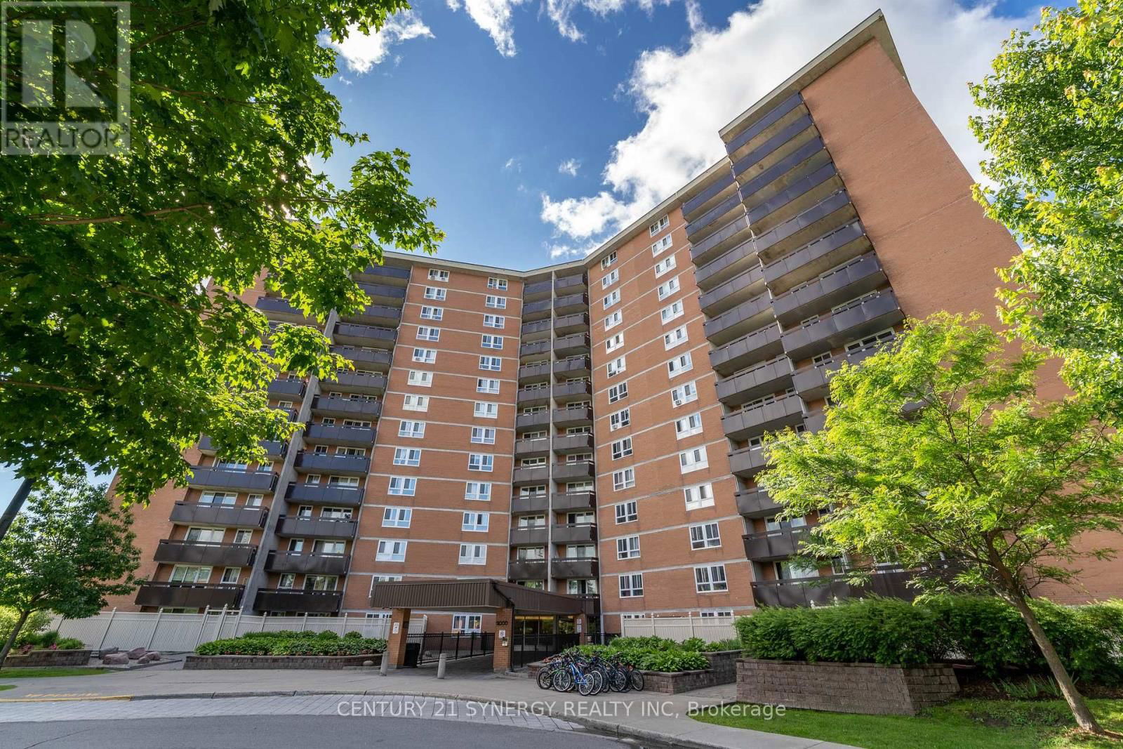 718 - 2000 JASMINE CRESCENT Image 1