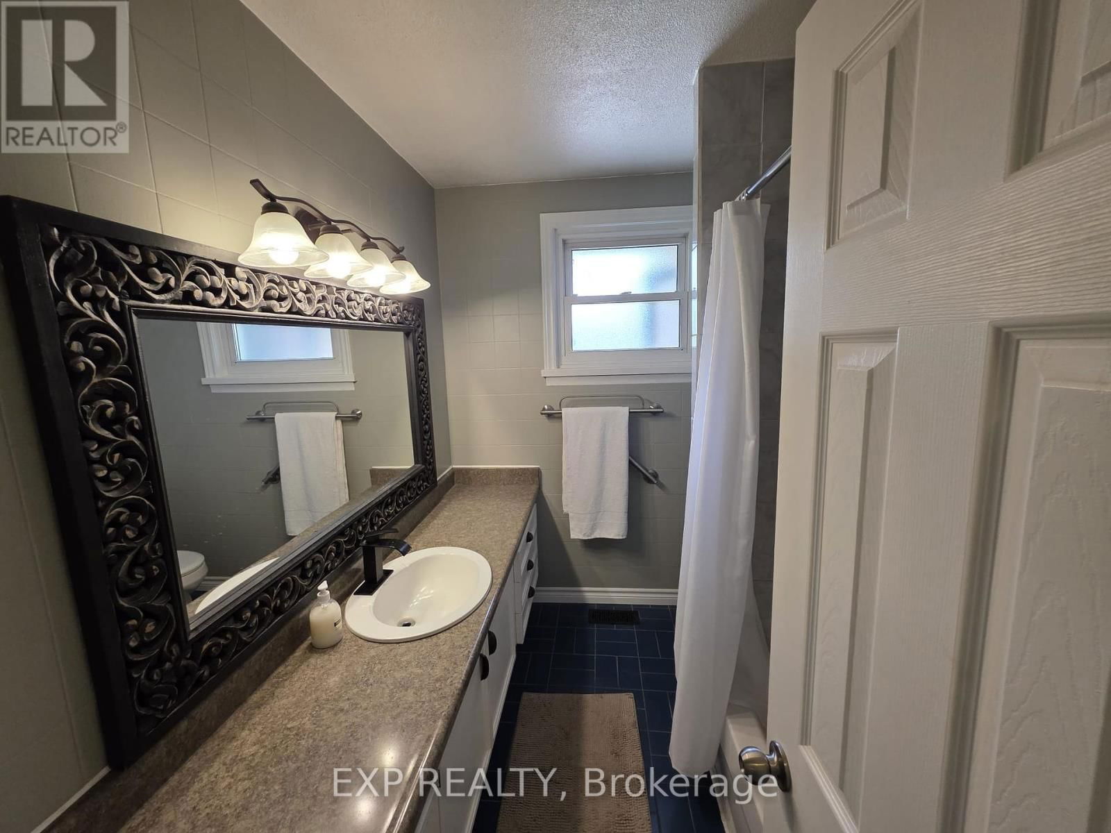 37 MONTCALM DRIVE Image 13