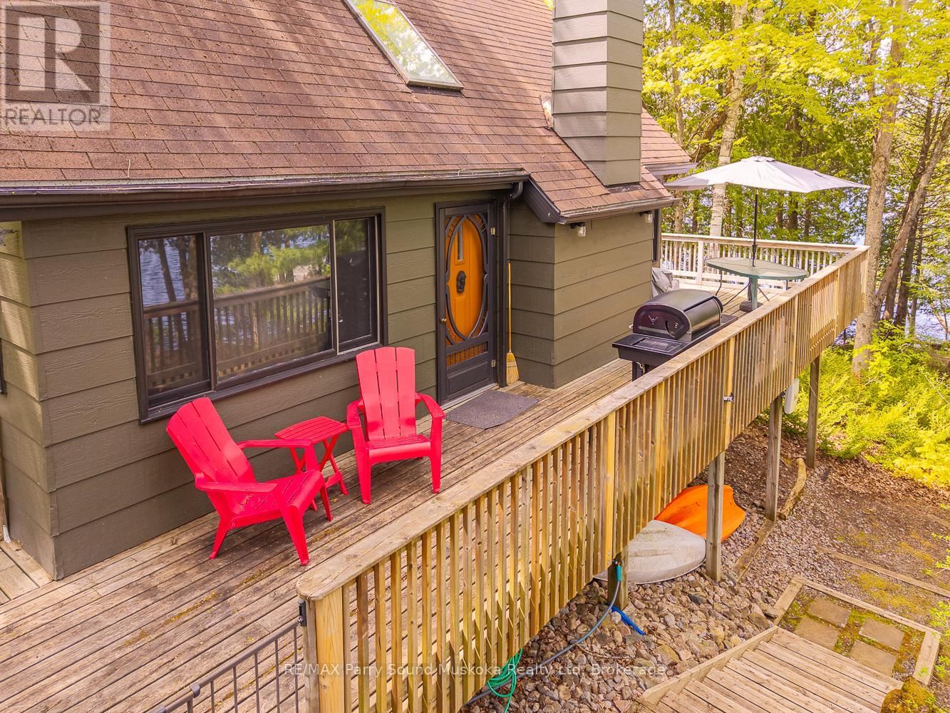 24 PINE GROVE Image 12
