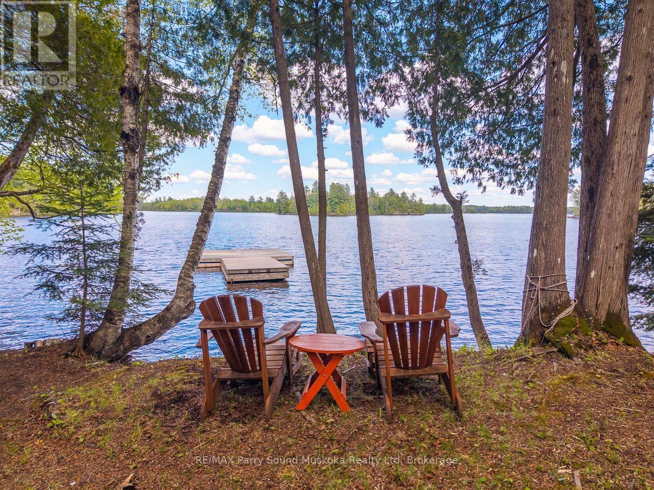 24 PINE GROVE Image 16