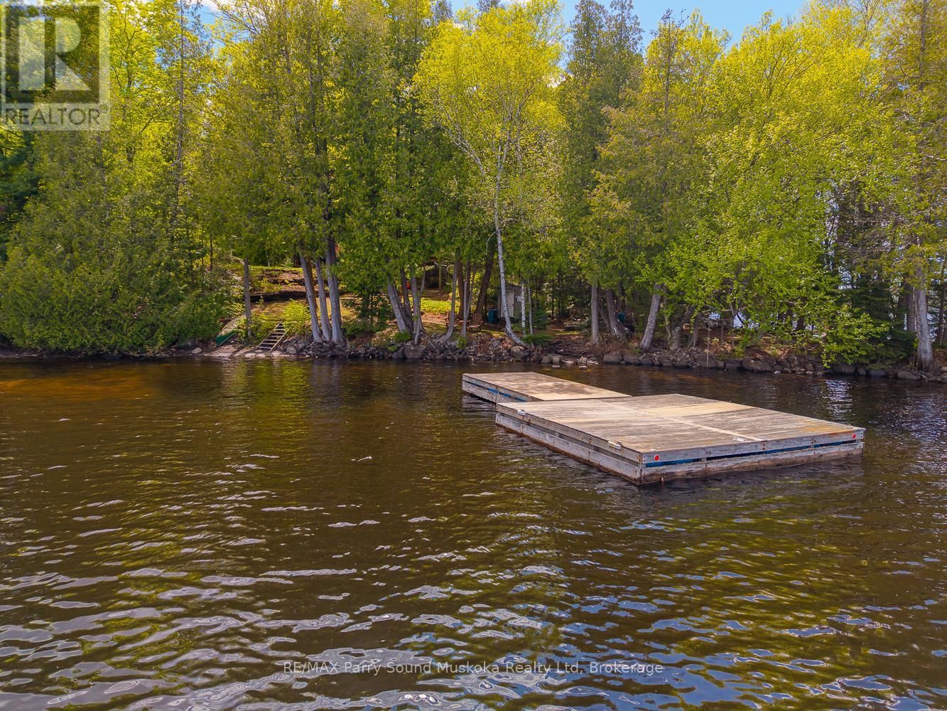 24 PINE GROVE Image 19