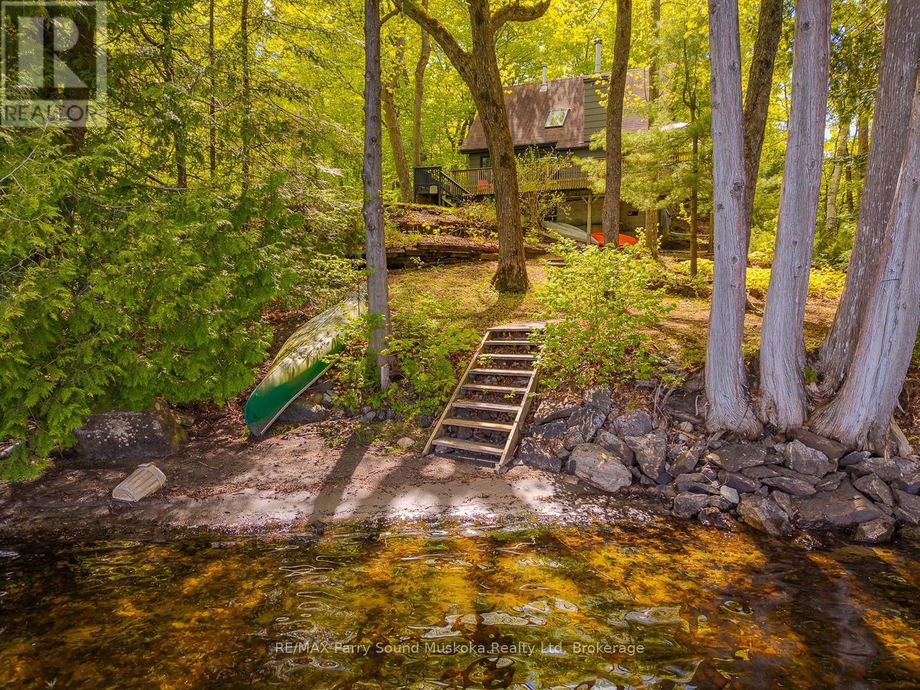 24 PINE GROVE Image 21