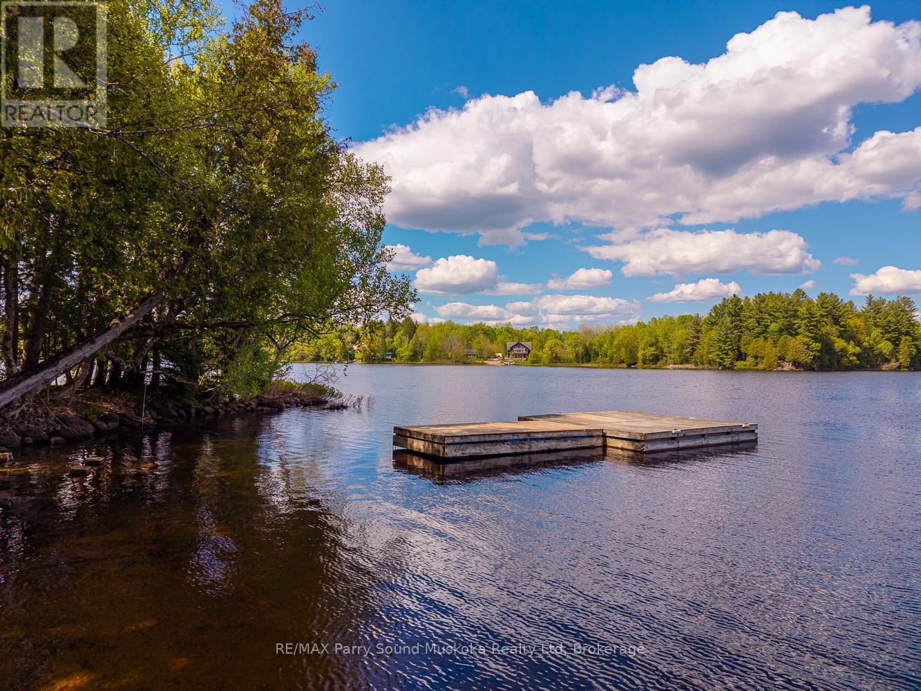 24 PINE GROVE Image 23