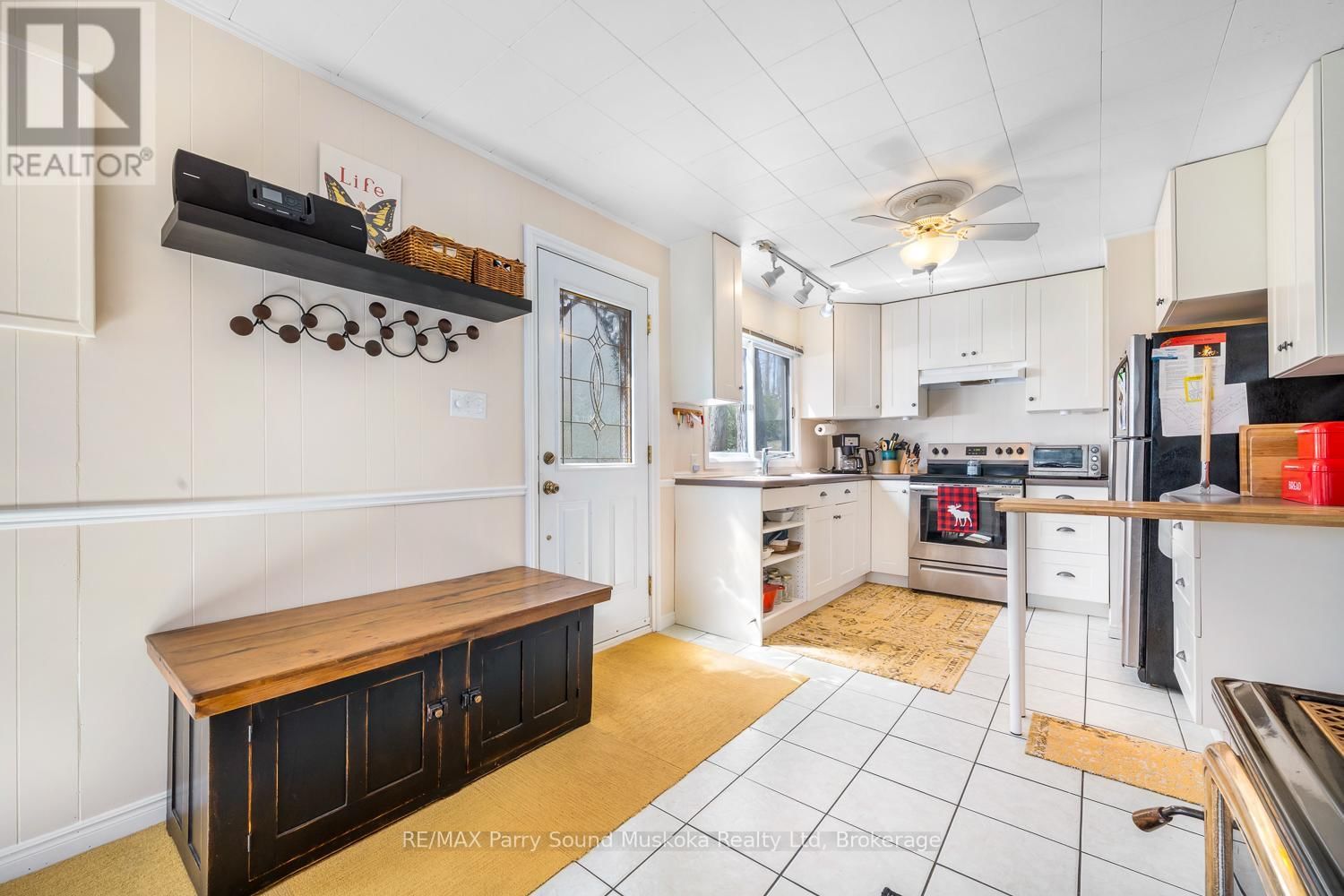 24 PINE GROVE Image 25
