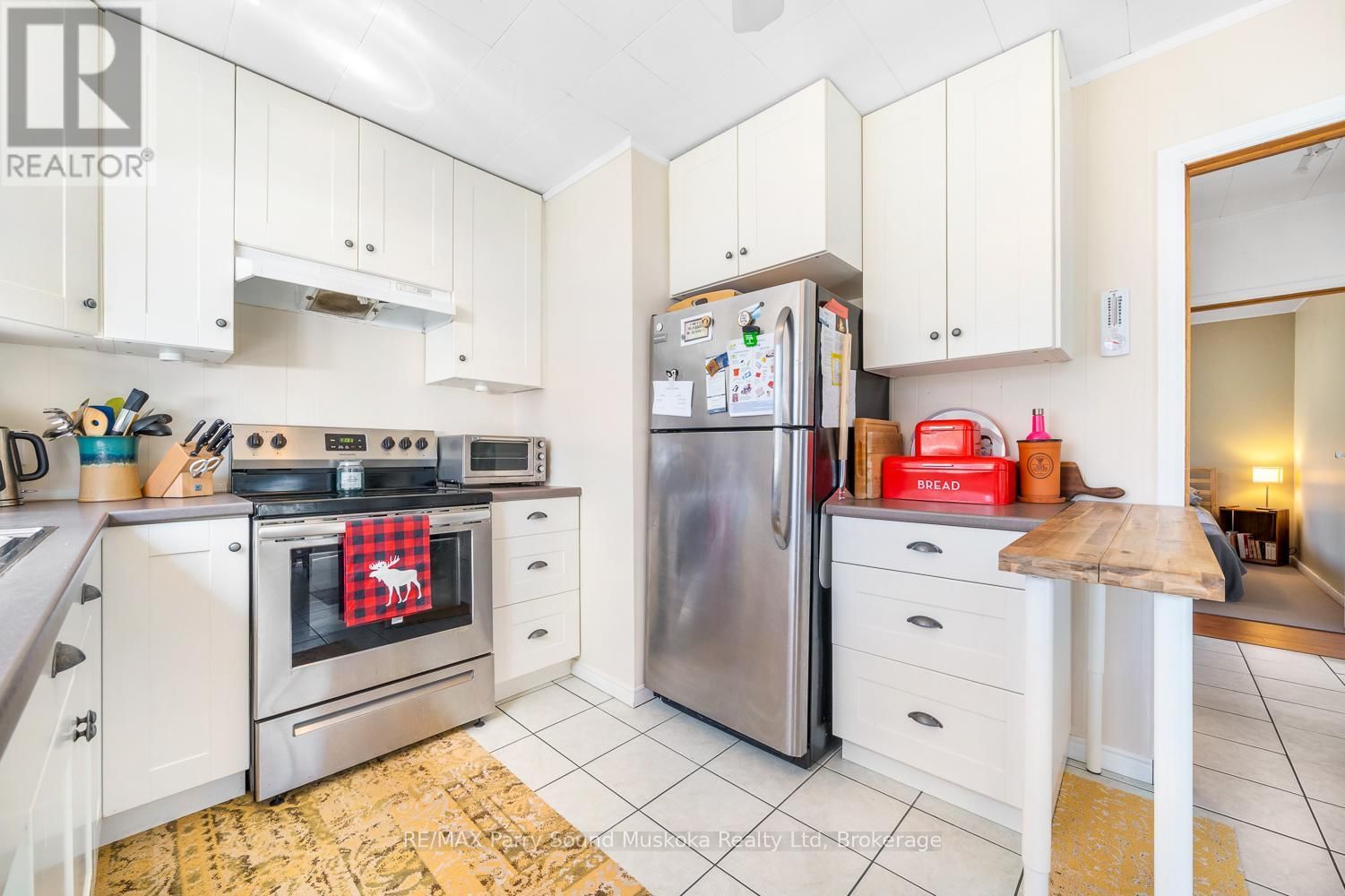 24 PINE GROVE Image 30