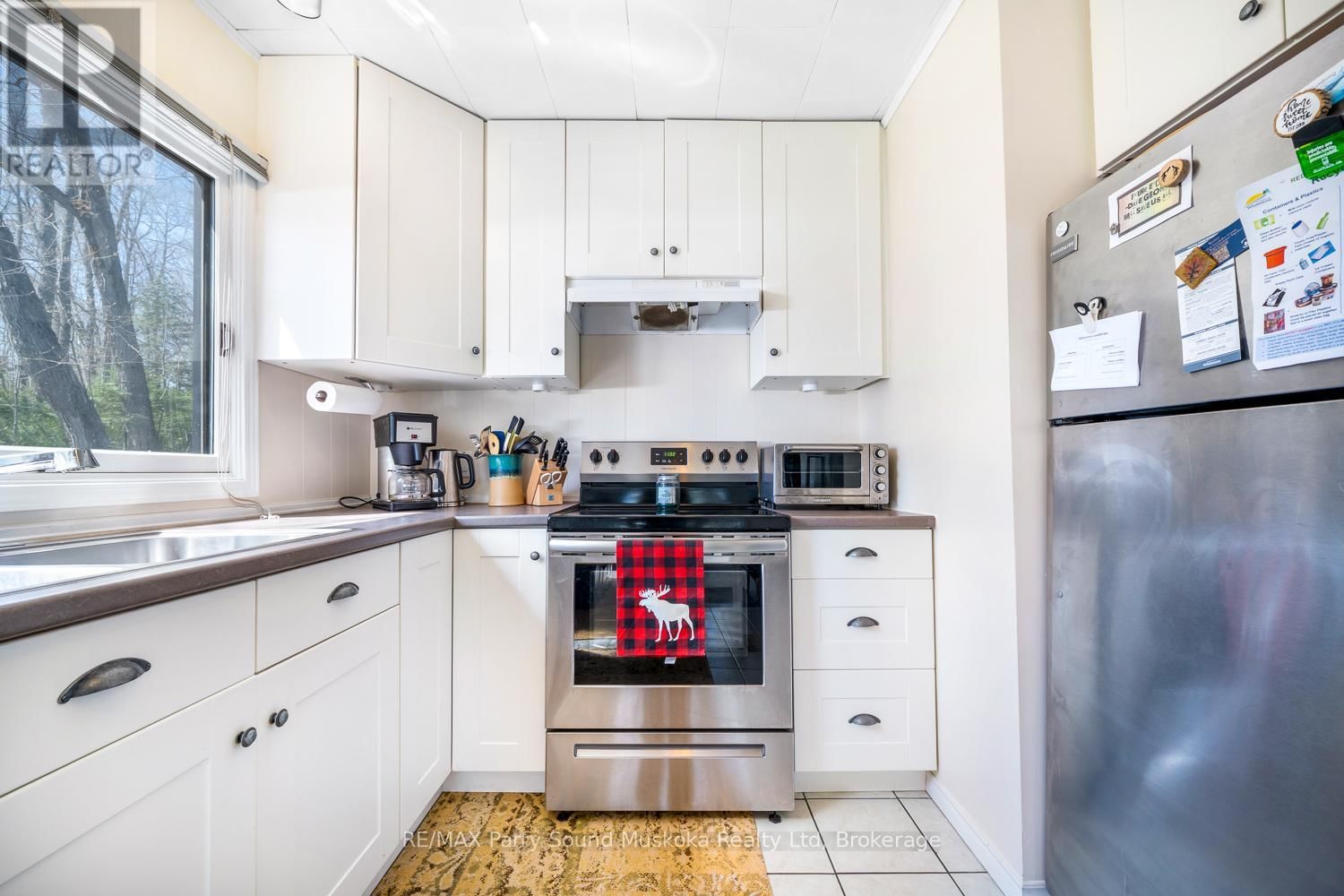 24 PINE GROVE Image 31