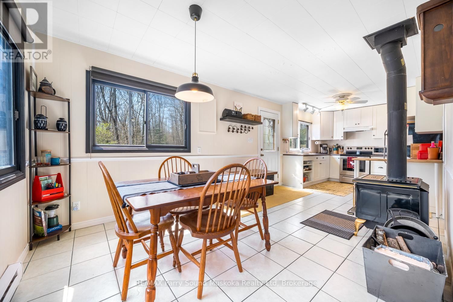 24 PINE GROVE Image 34