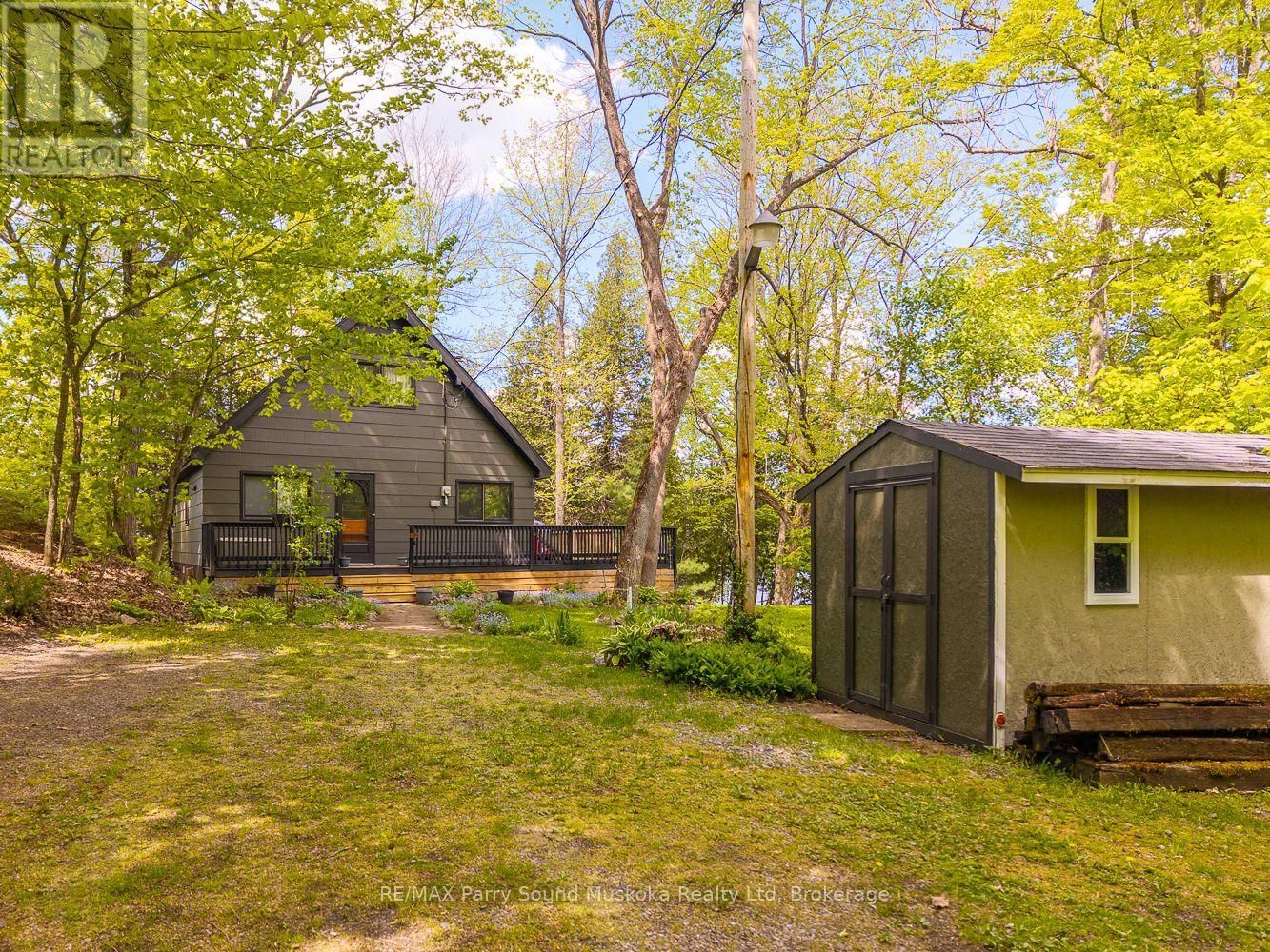 24 PINE GROVE Image 8