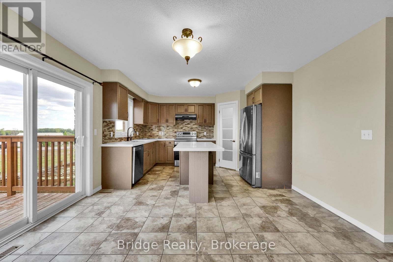 483 CHAMPLAIN AVENUE Image 10