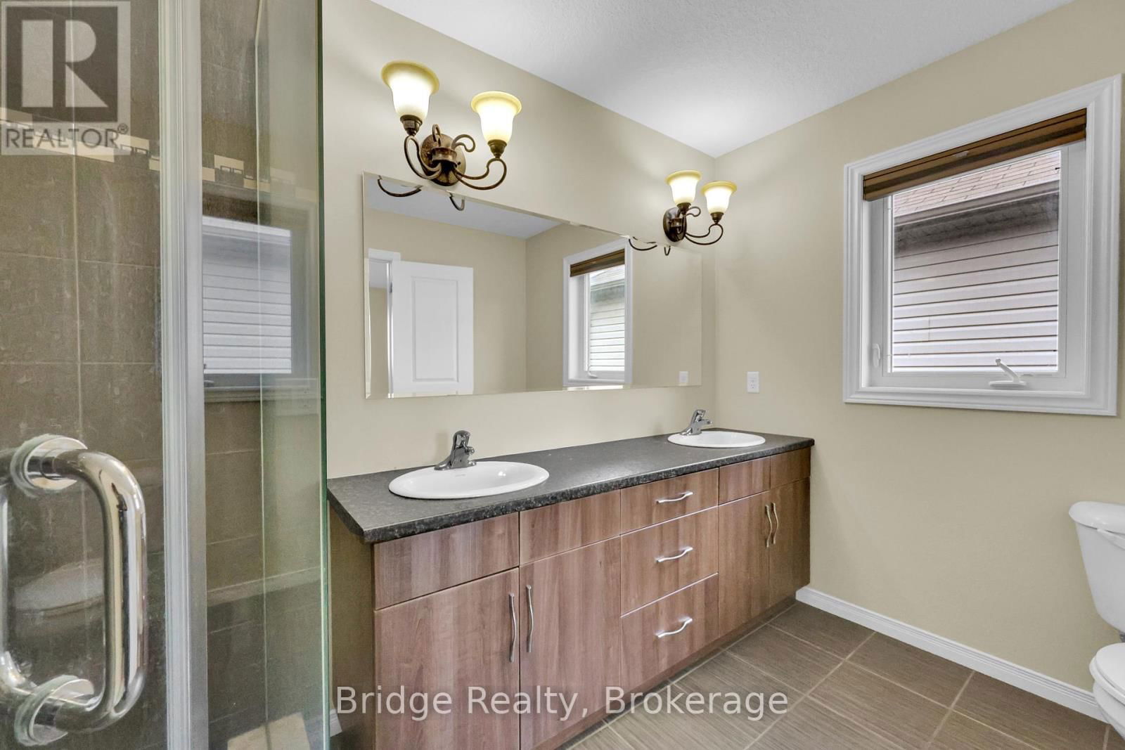 483 CHAMPLAIN AVENUE Image 22