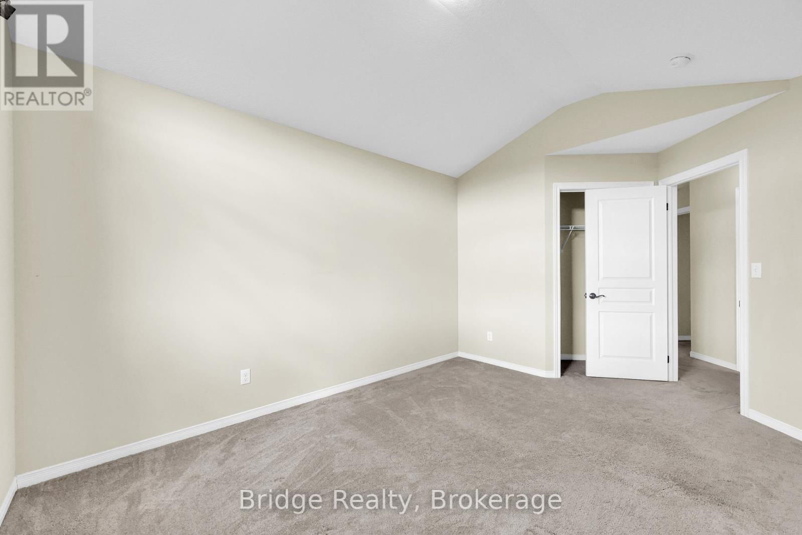 483 CHAMPLAIN AVENUE Image 27
