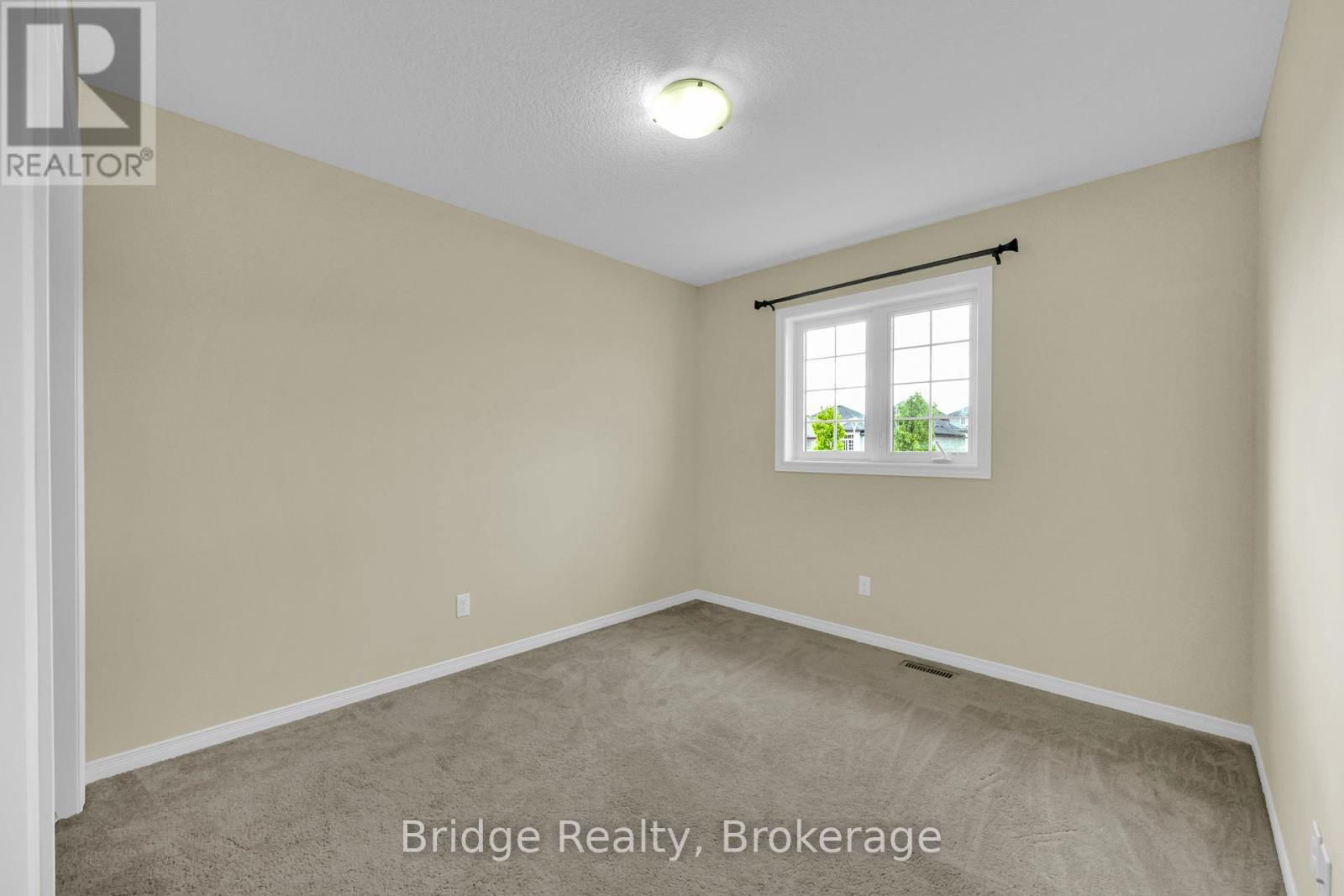 483 CHAMPLAIN AVENUE Image 28