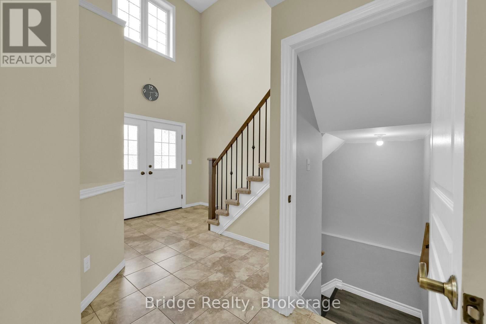 483 CHAMPLAIN AVENUE Image 32