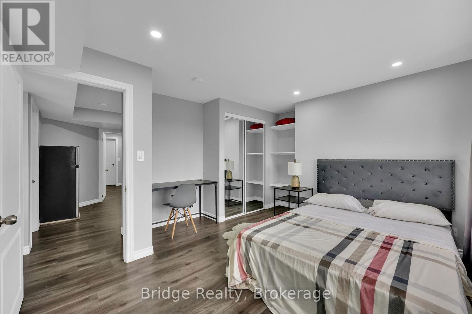 483 CHAMPLAIN AVENUE Image 35