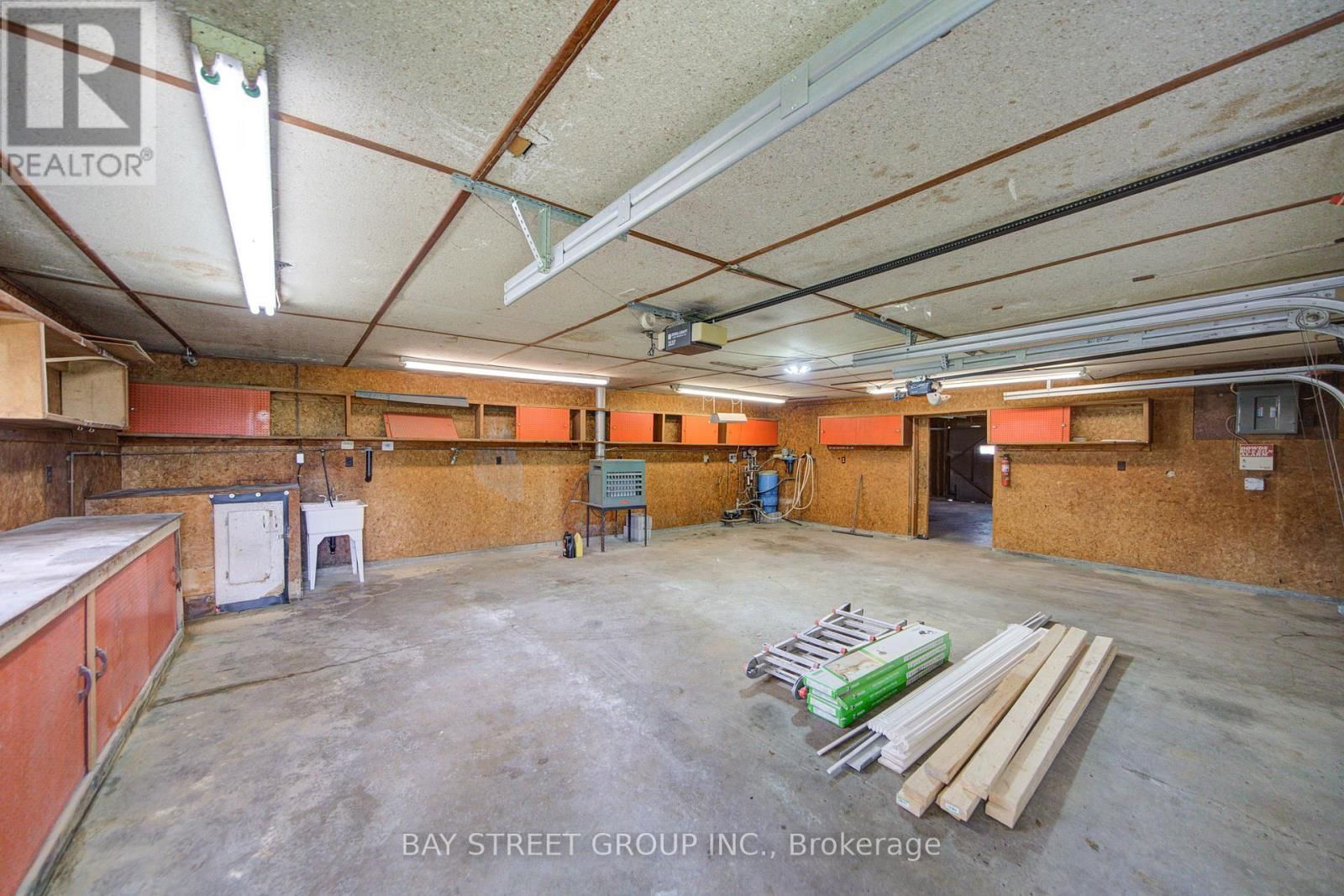 84 MCDOWELL ROAD EAST Image 31