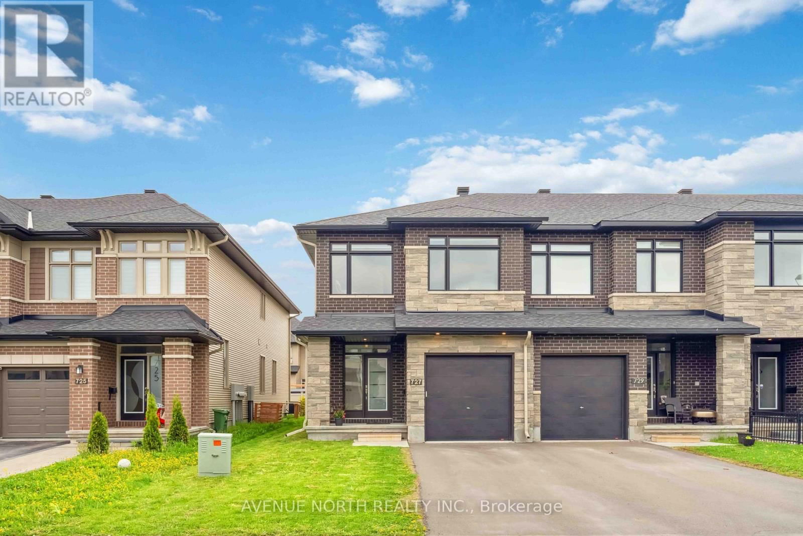 727 CAIRN CRESCENT Image 2