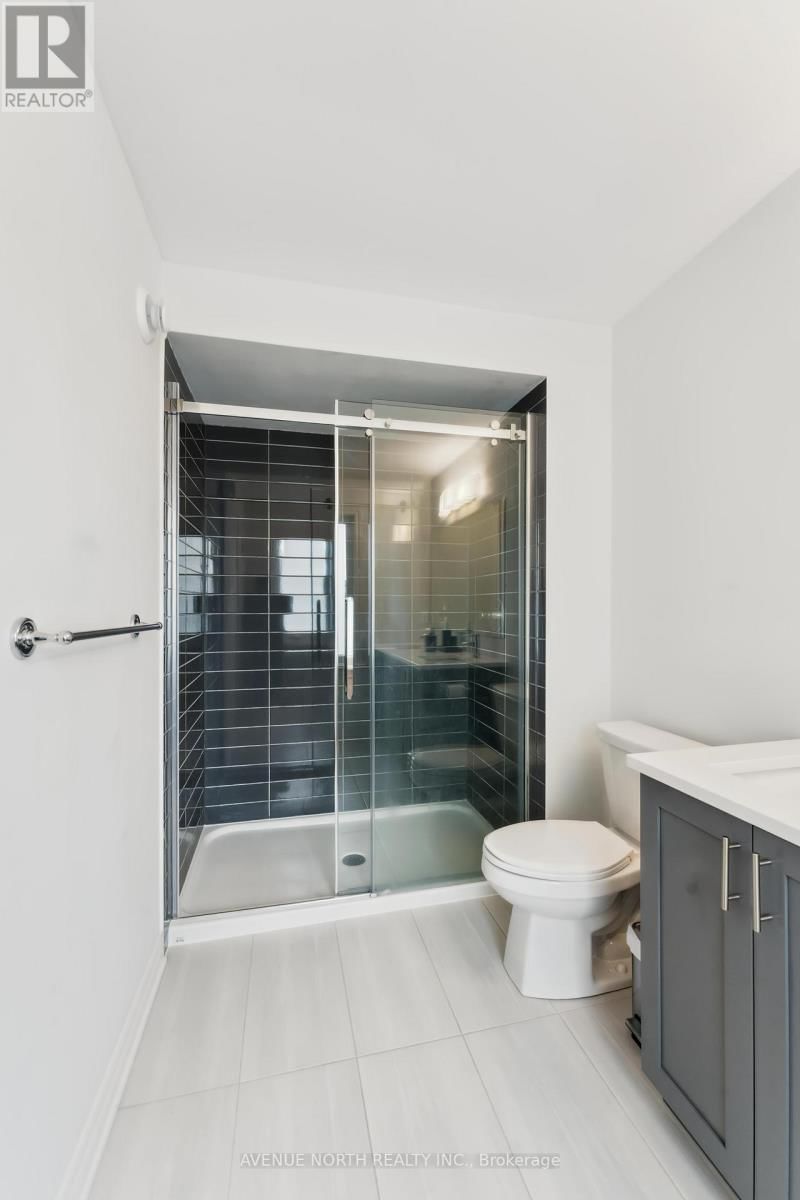 727 CAIRN CRESCENT Image 26