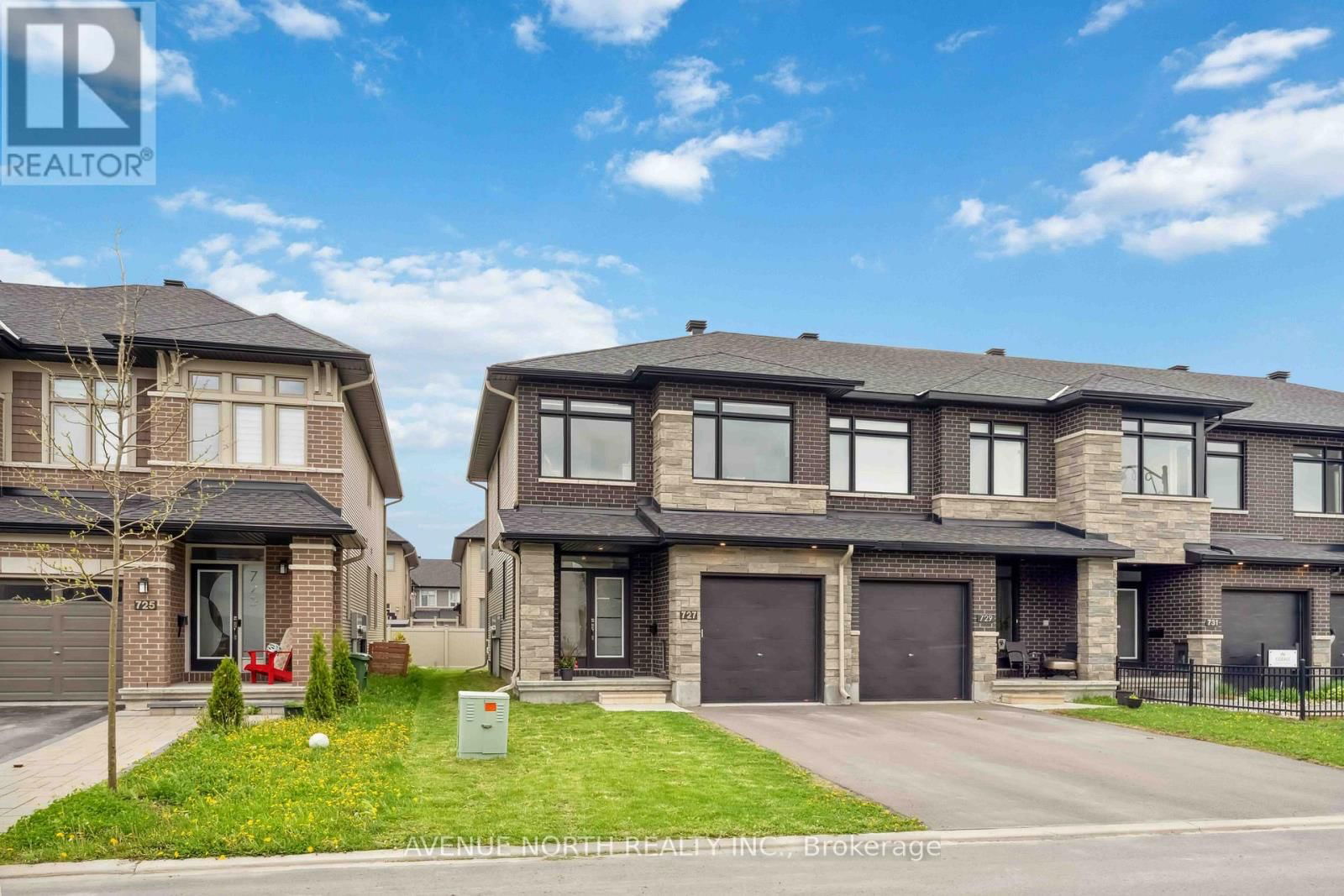 727 CAIRN CRESCENT Image 3