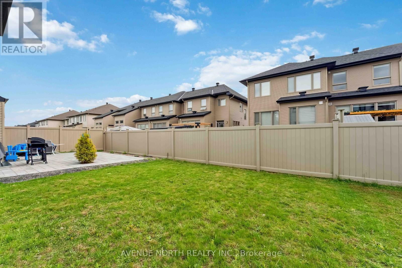 727 CAIRN CRESCENT Image 50