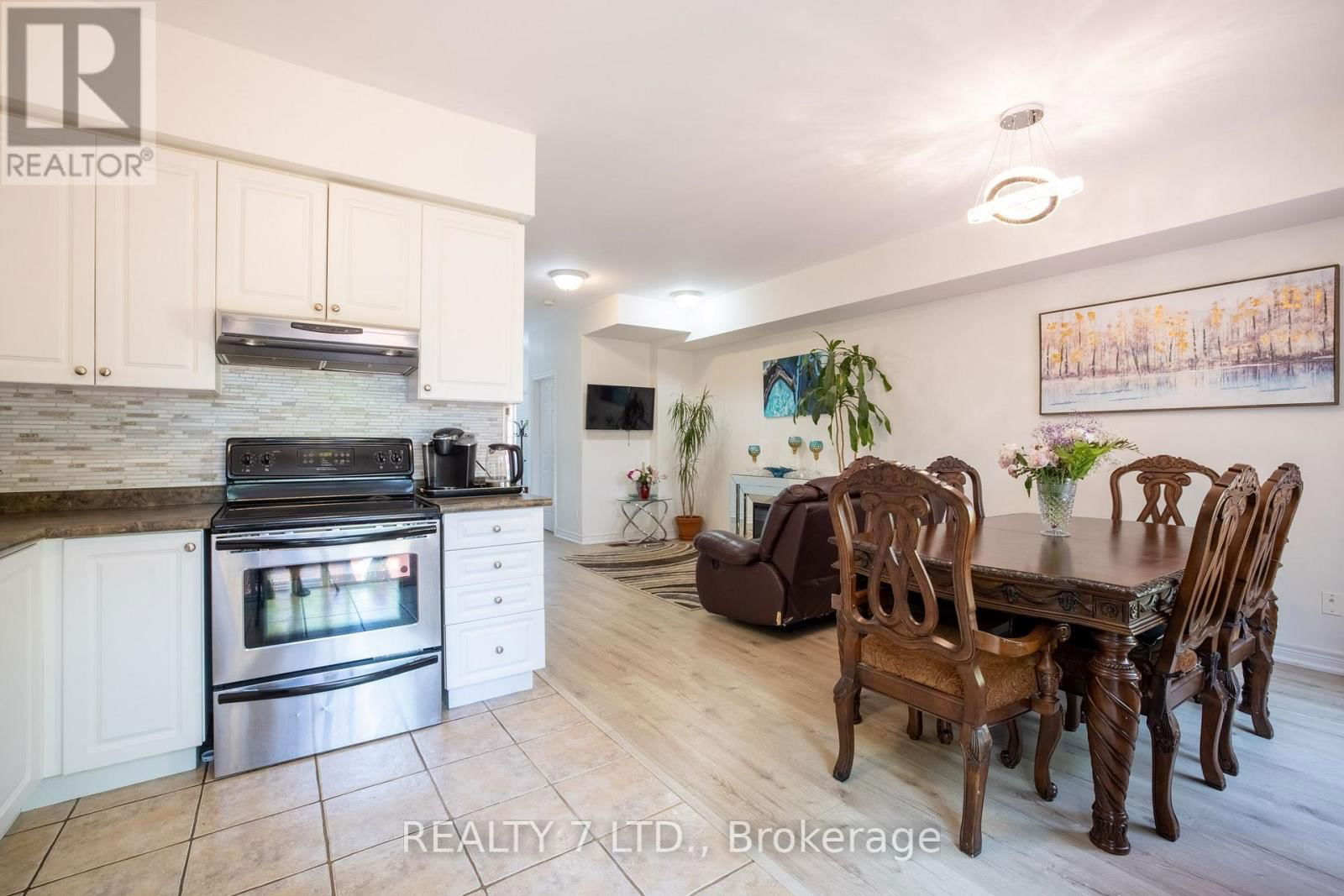 14 CHLOE STREET Image 12