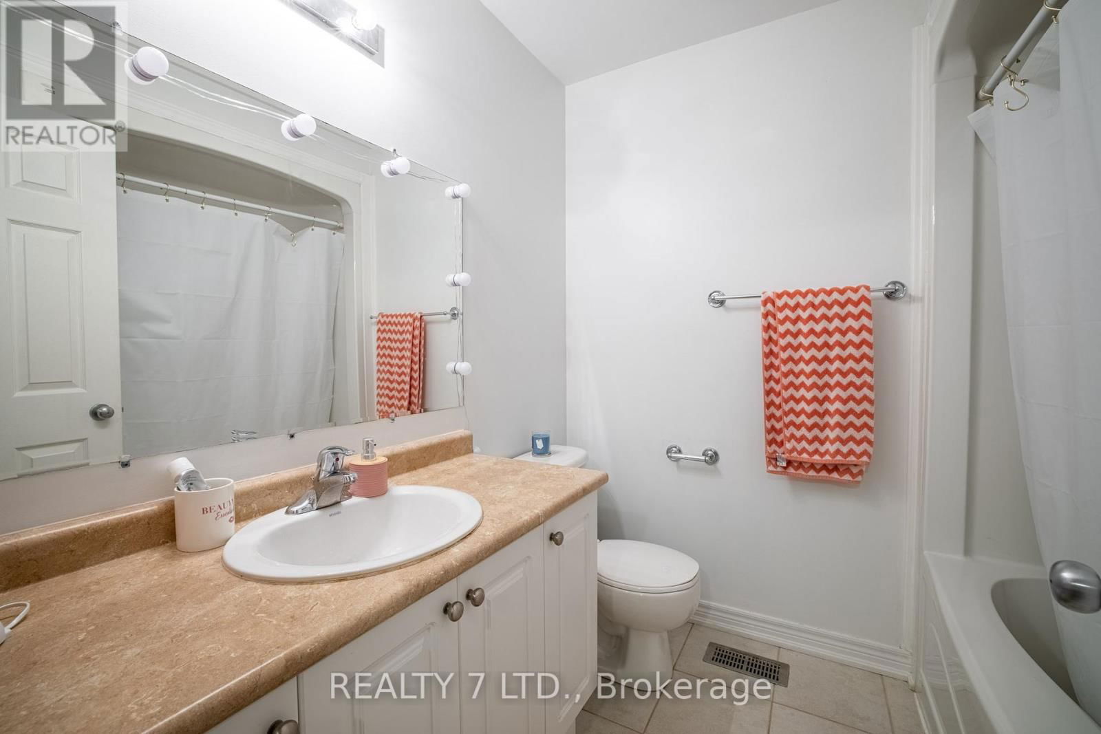 14 CHLOE STREET Image 17