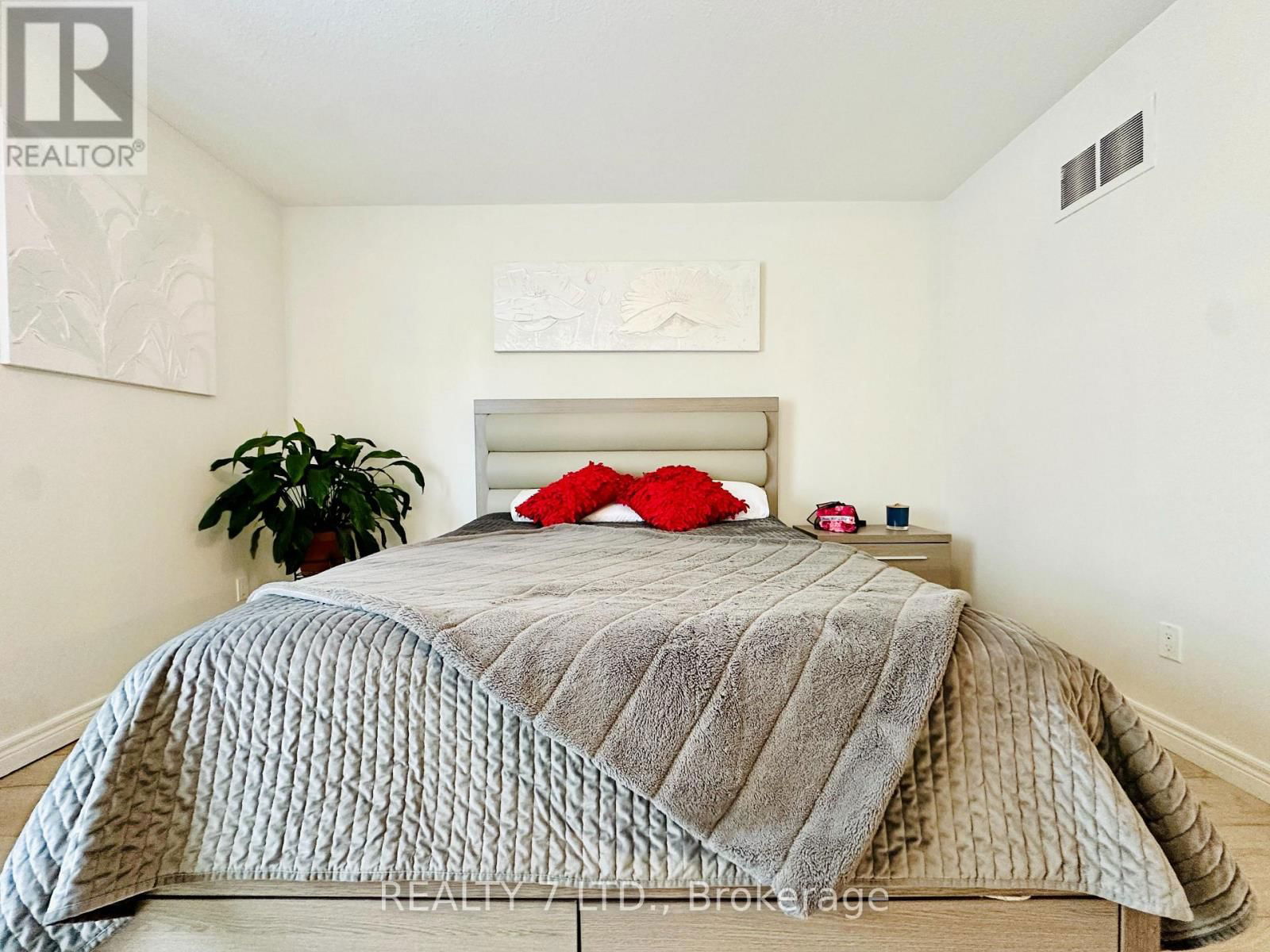 14 CHLOE STREET Image 22