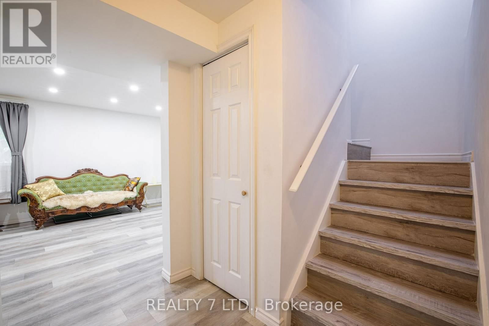 14 CHLOE STREET Image 26