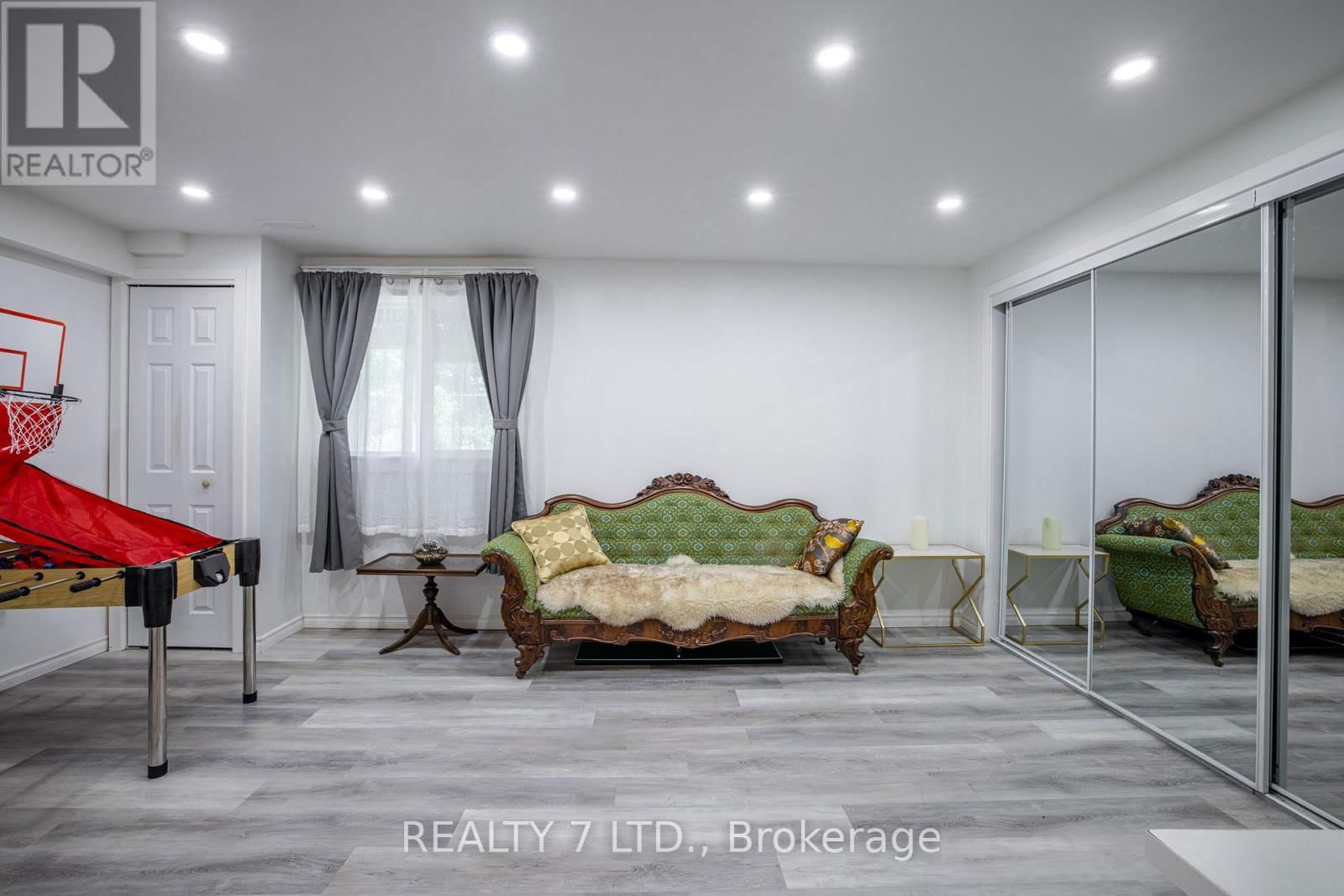 14 CHLOE STREET Image 27