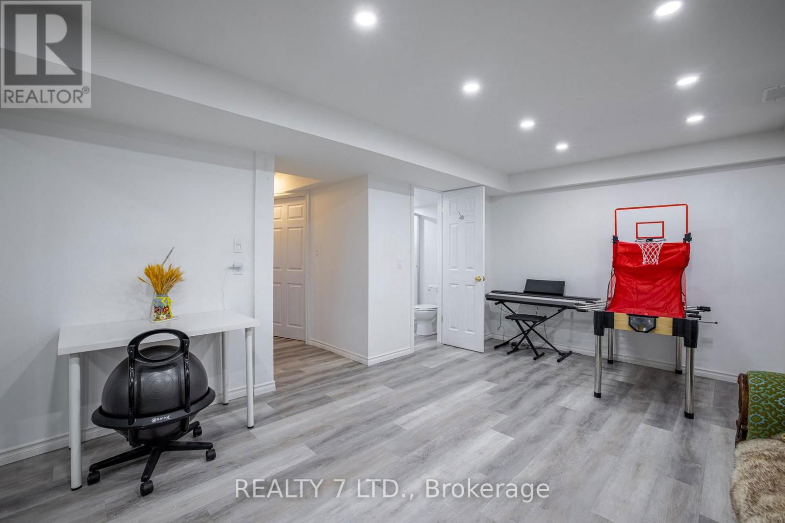 14 CHLOE STREET Image 29