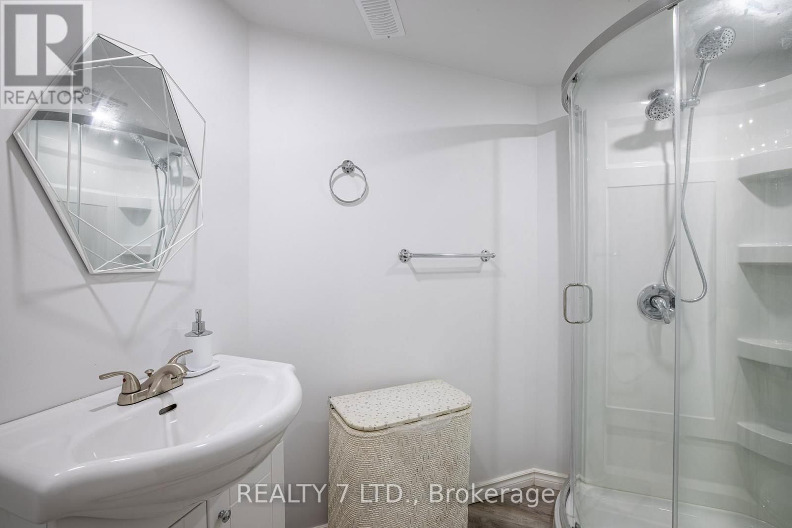 14 CHLOE STREET Image 30