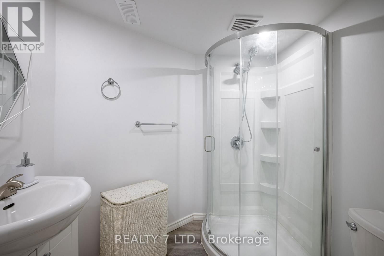 14 CHLOE STREET Image 31