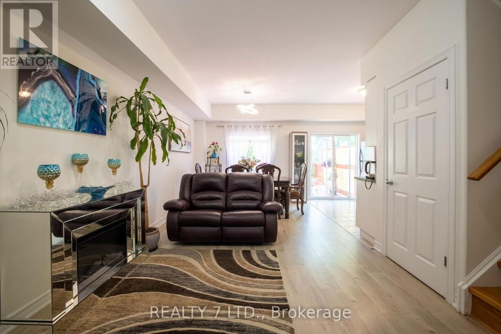 14 CHLOE STREET Image 7