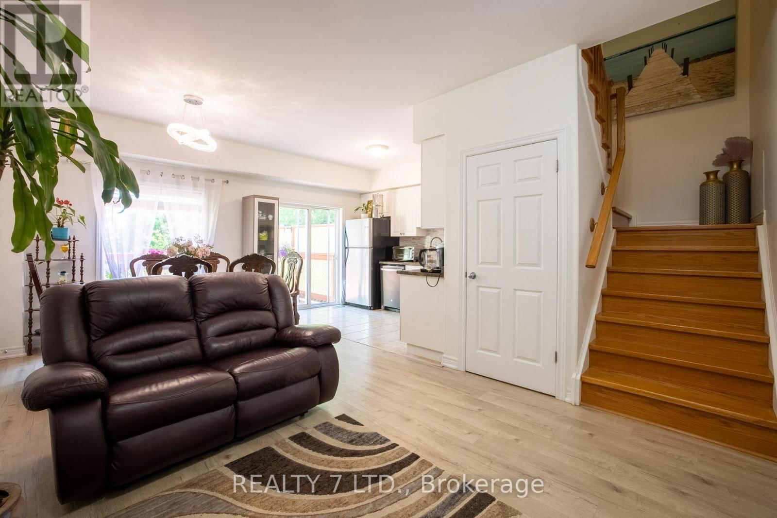 14 CHLOE STREET Image 9