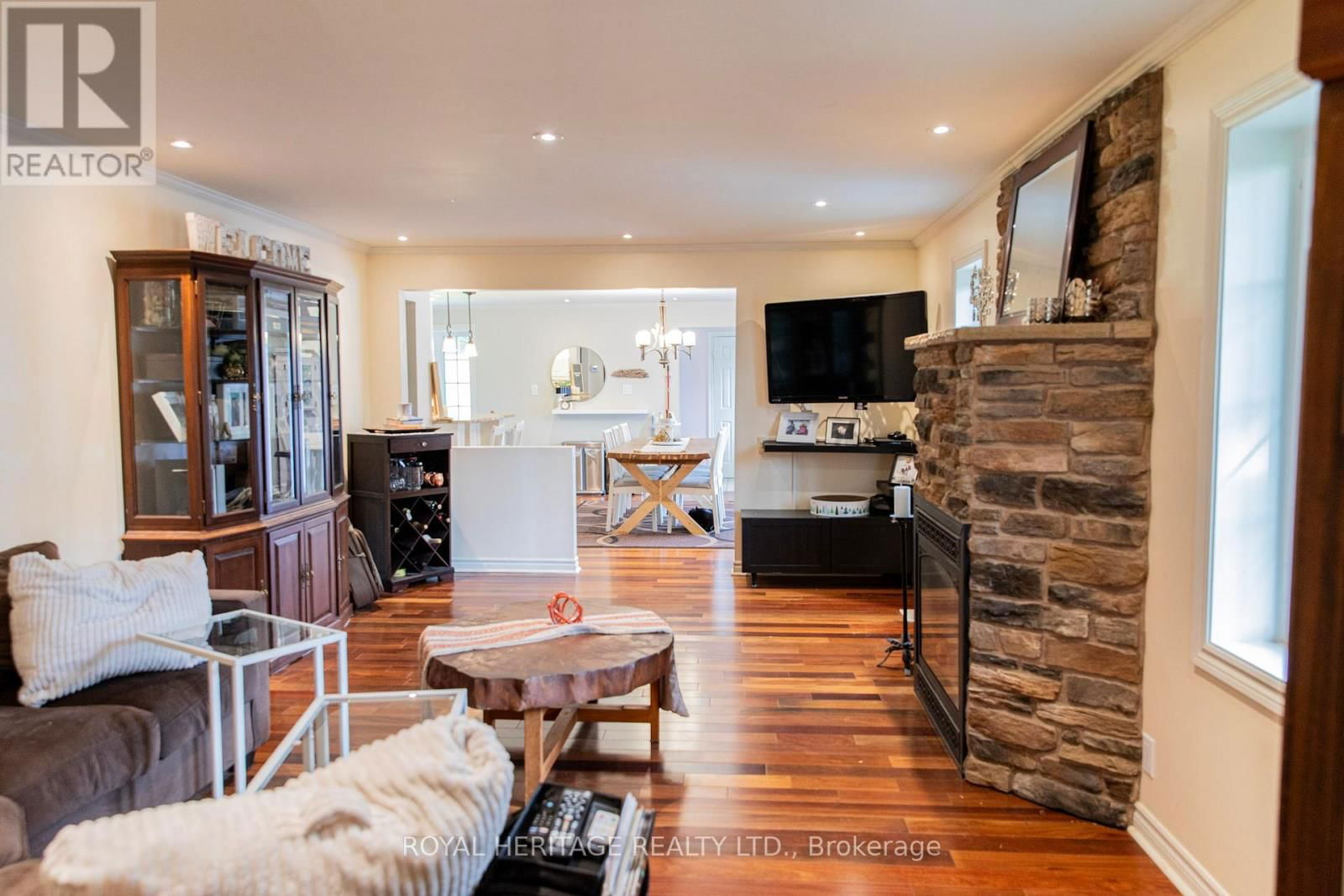 22 ROBERT DRIVE Image 10