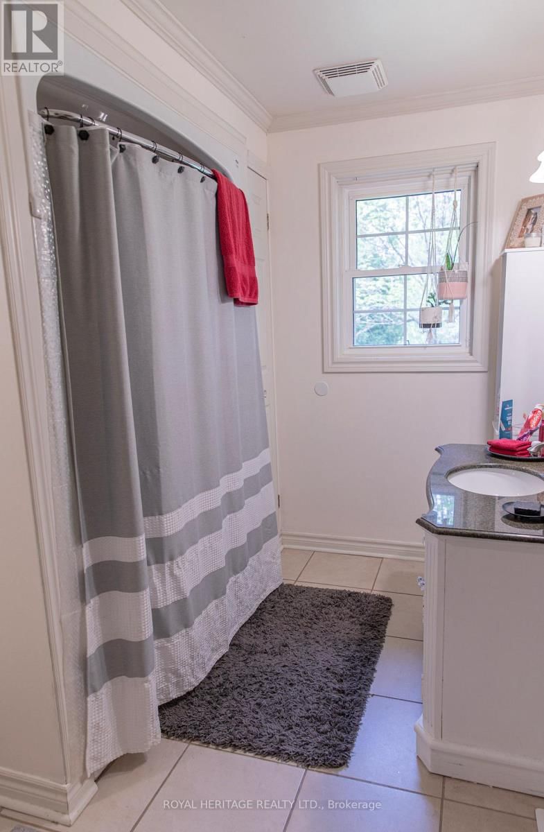 22 ROBERT DRIVE Image 16