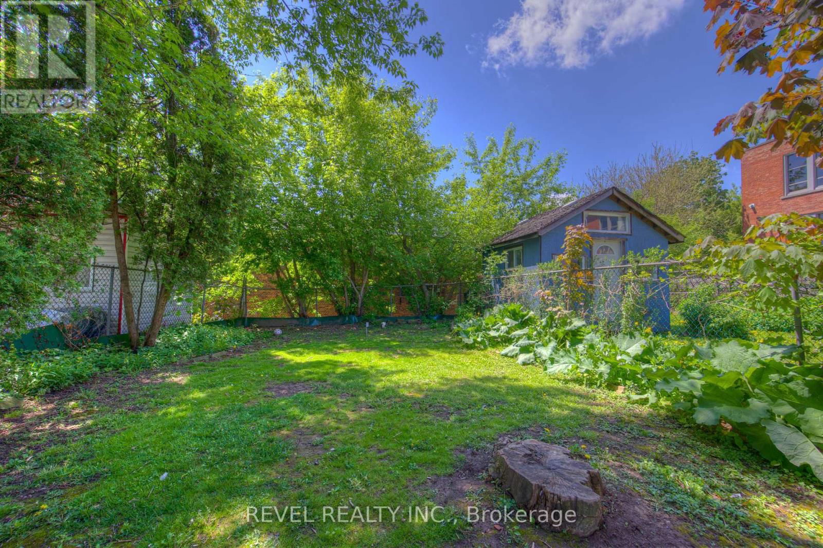 345 HUNTER STREET WEST Image 12