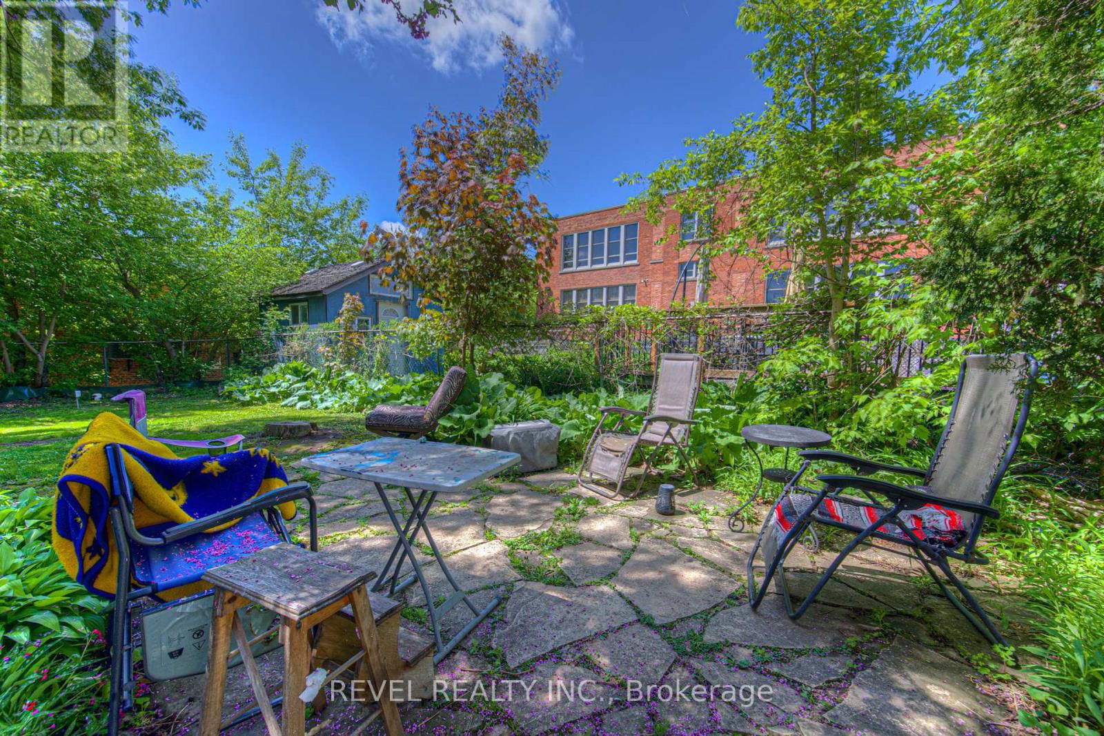 345 HUNTER STREET WEST Image 7
