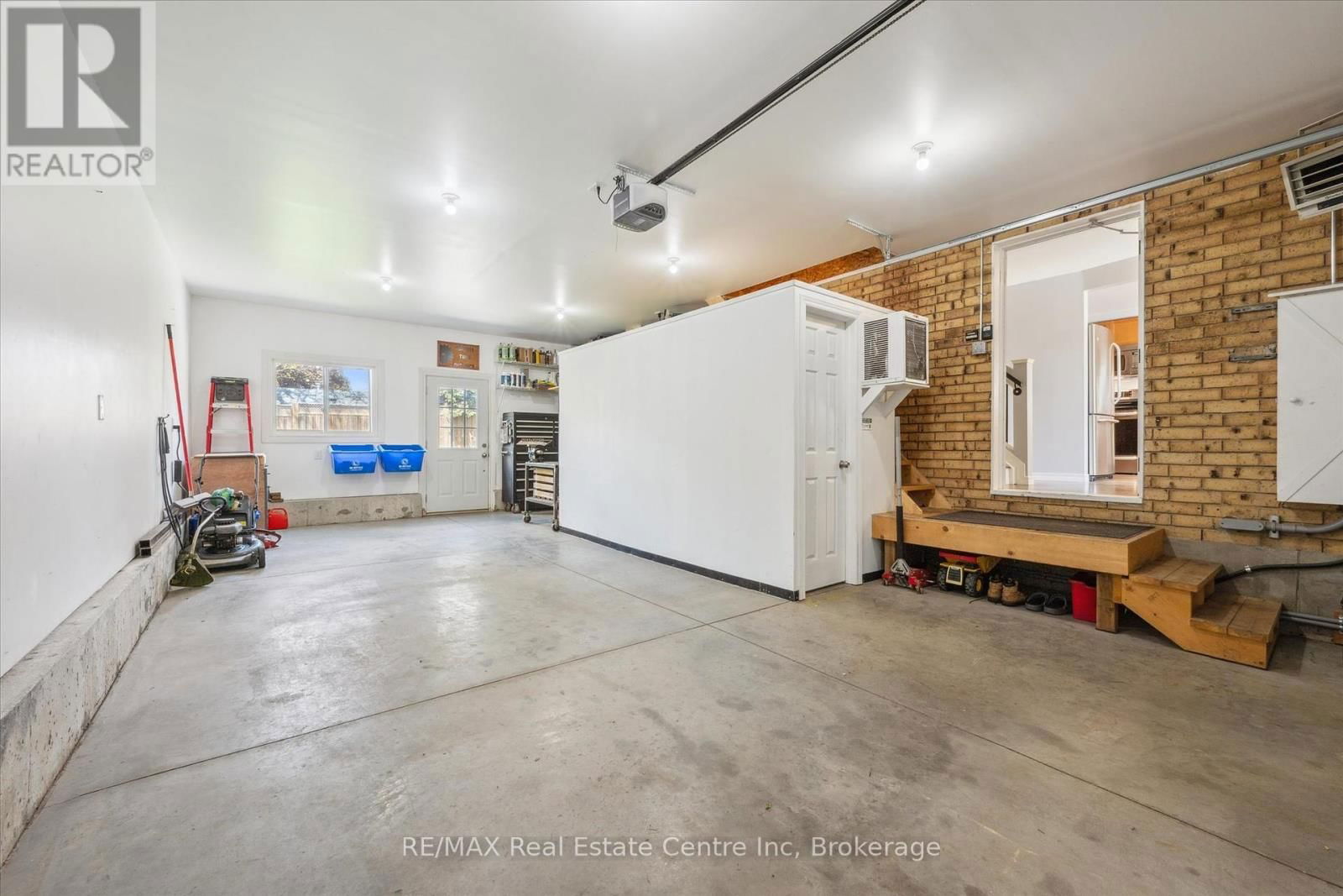 265 STRATHALLAN STREET Image 19
