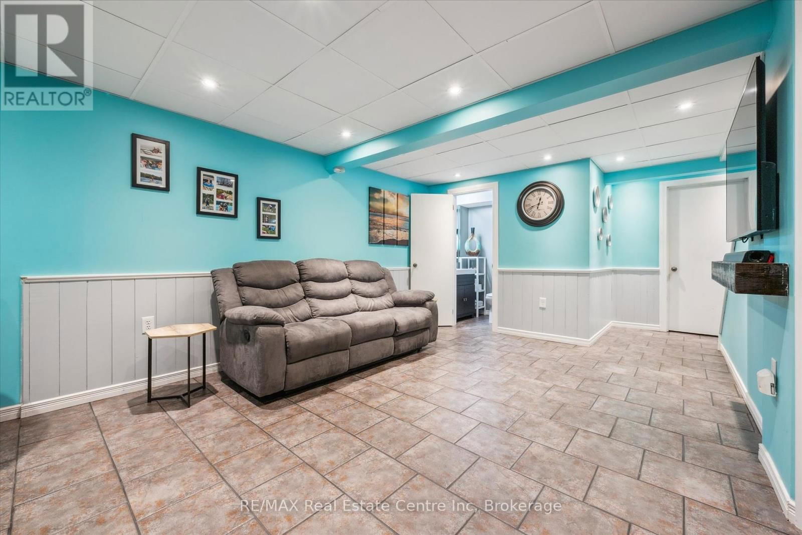 265 STRATHALLAN STREET Image 30