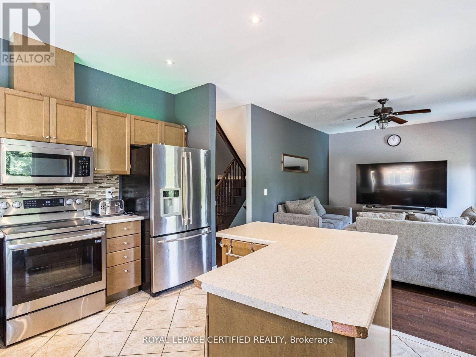220 BERRY STREET Image 12