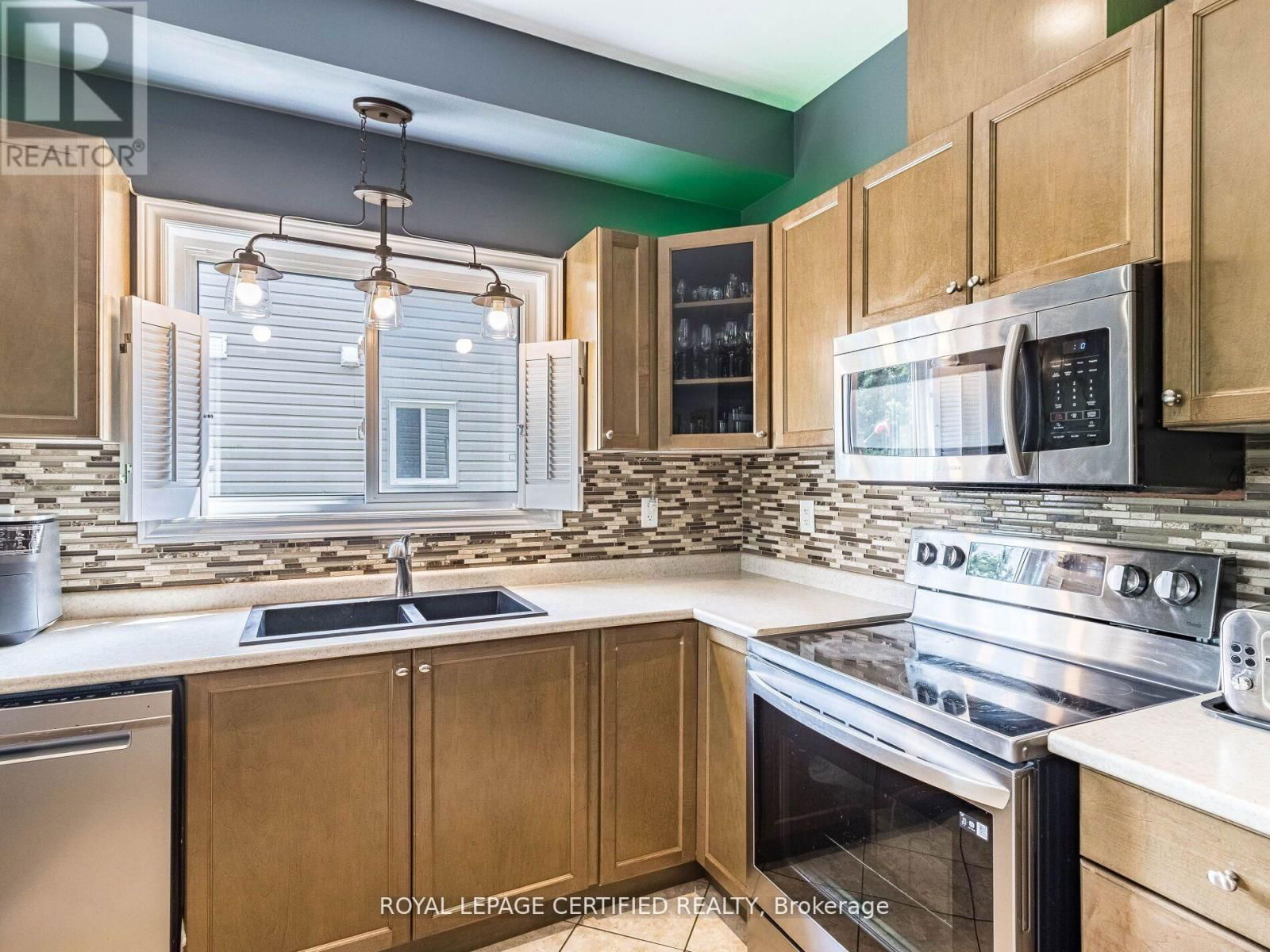 220 BERRY STREET Image 14