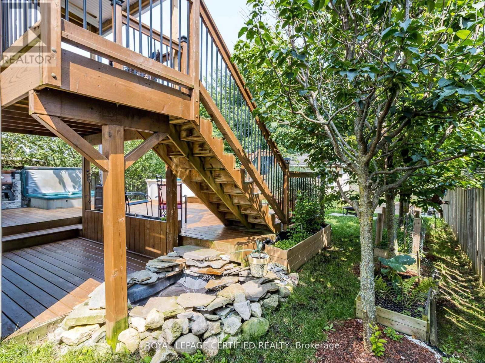 220 BERRY STREET Image 30